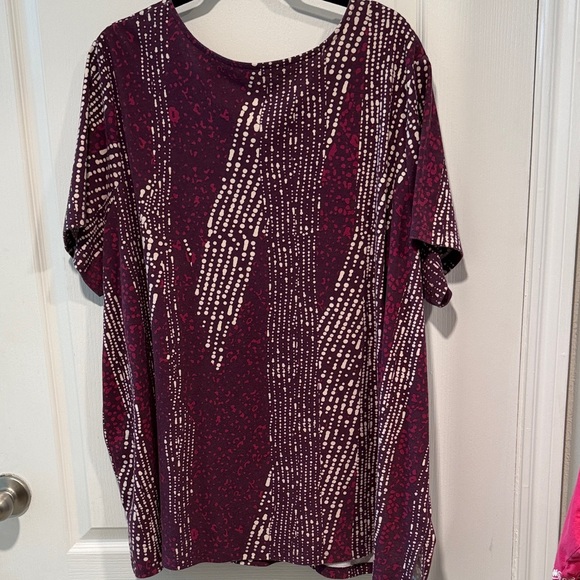 Roaman’s Purple Patterned Top - Picture 2 of 2